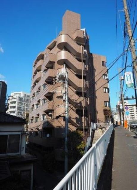 日神パレステージ駒場の外観