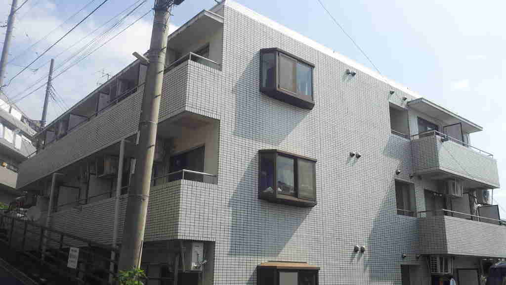 スカイコート生田の外観