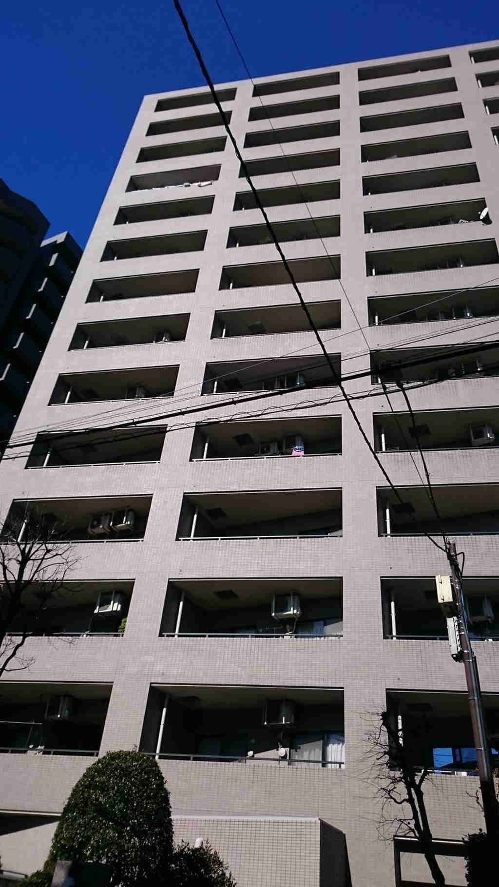 ルーブル板橋区役所前の外観