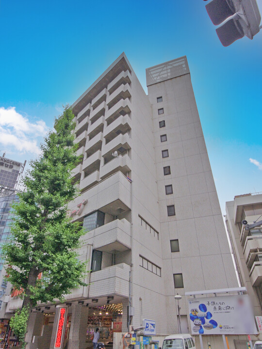 六本木ダイヤハイツの建物外観