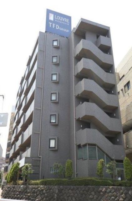 ルーブル都立大学参番館の外観