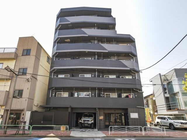 ベルグレードKSドゥエの外観