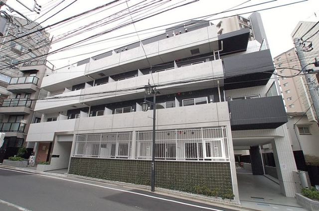 ステージファースト東新宿の外観