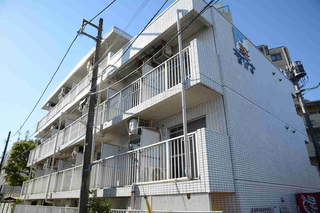 スカイコート新川崎の外観