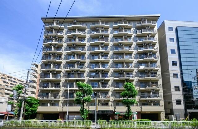 藤和横浜西口ハイタウンの外観