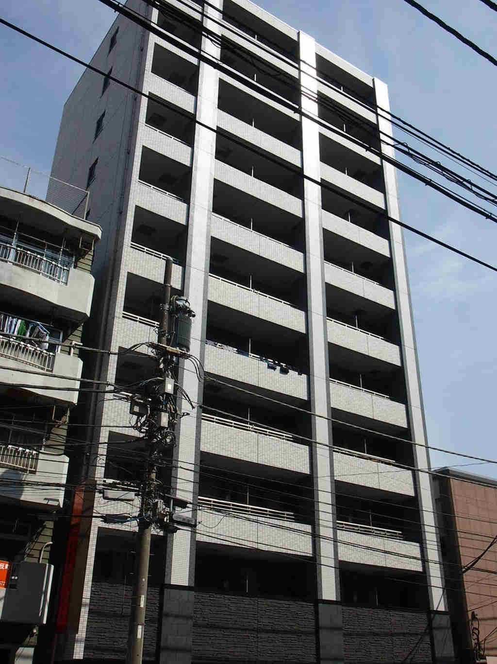 ガーラ・ステーション横浜反町の外観