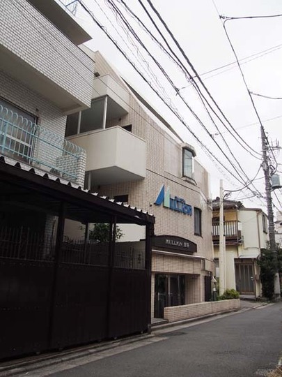 マリオン鶯谷の建物外観