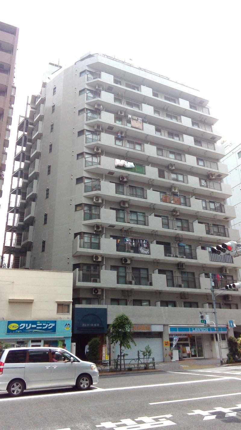 パレドール目白の建物外観