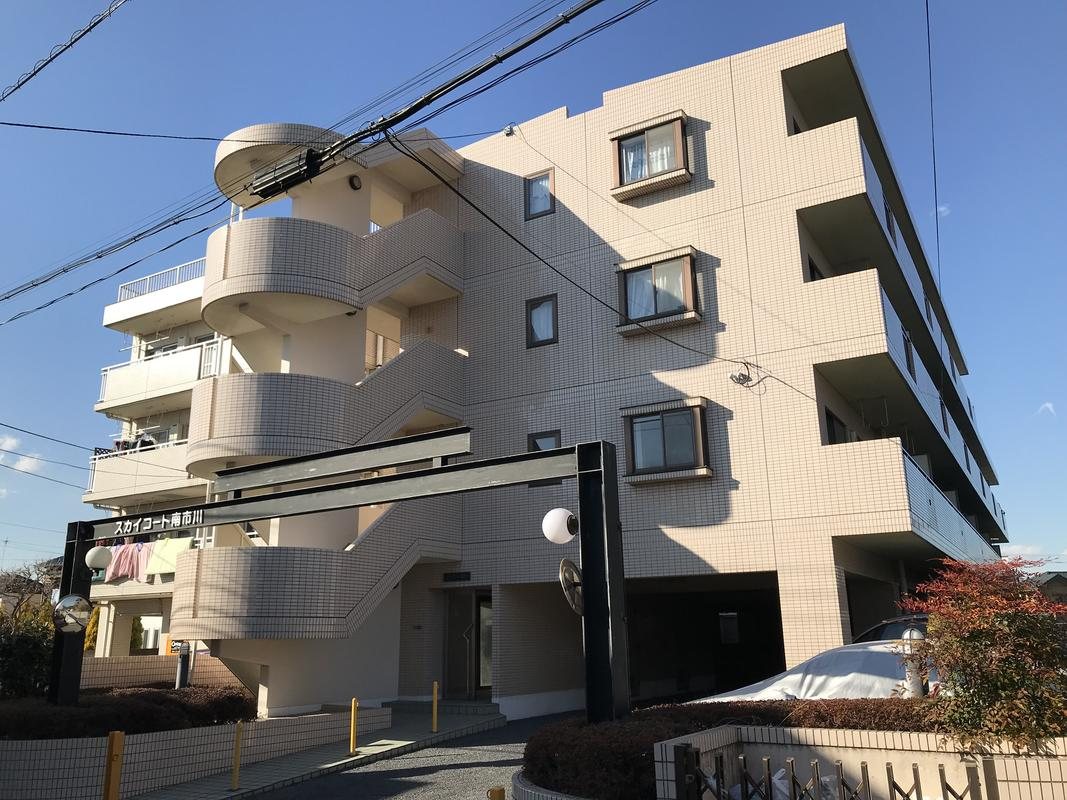 スカイコート南市川の外観