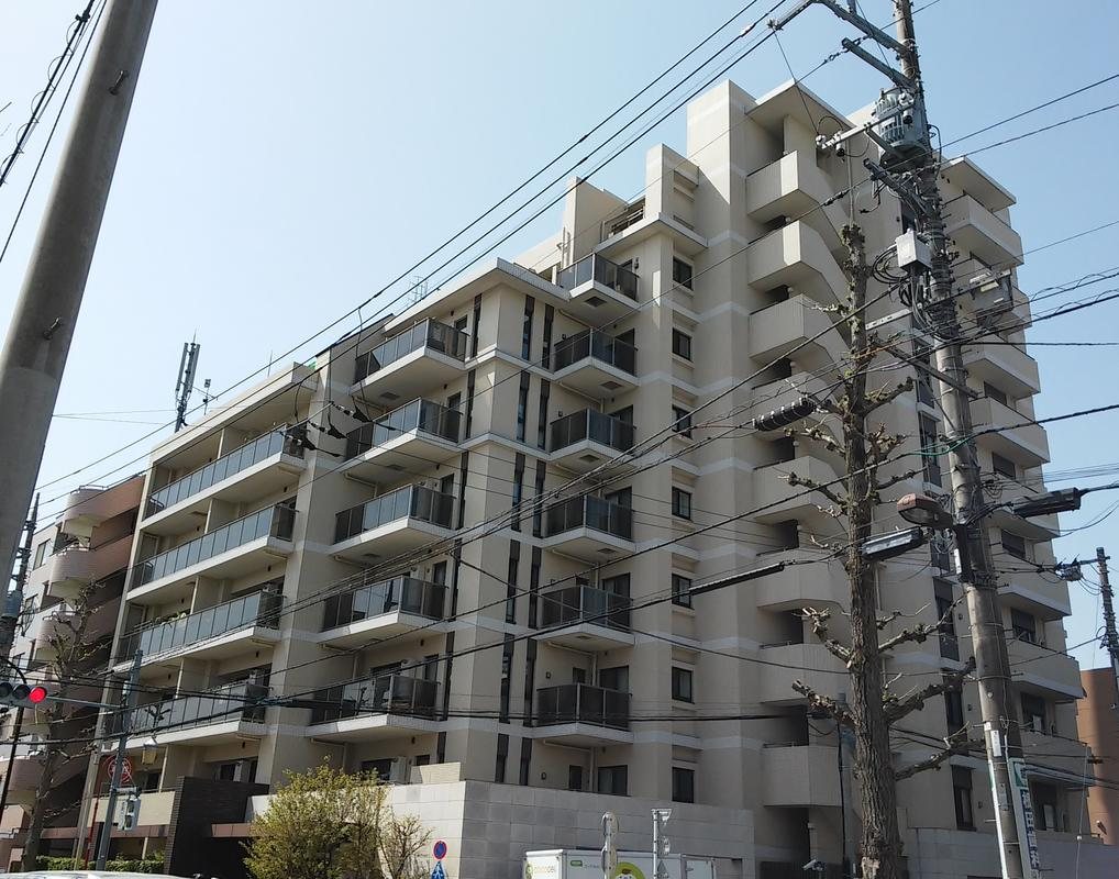 レアシス国立 大学通りの外観