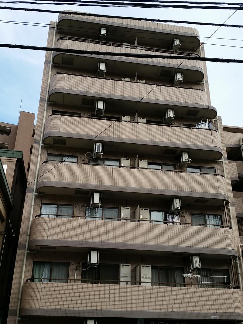 グリフォーネ横浜・西口の外観