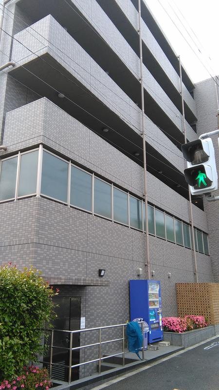 ルーブル溝の口参番館の建物外観