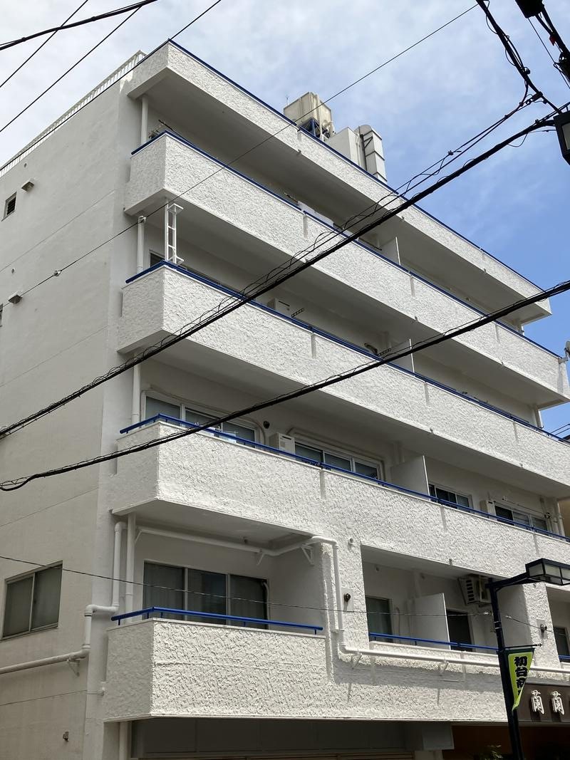 初台富士ハイライズの外観