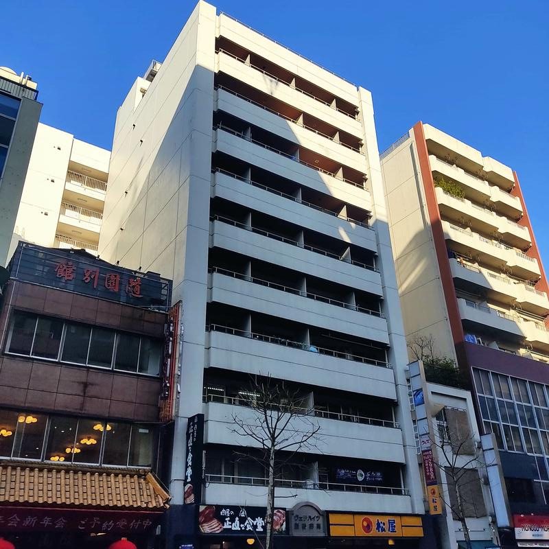 ヴェラハイツ新宿御苑の外観