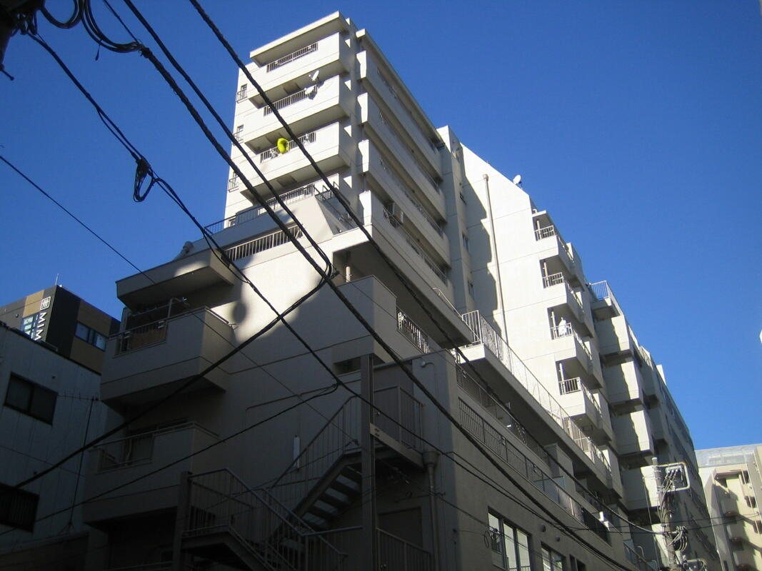 トーア新富マンションの外観