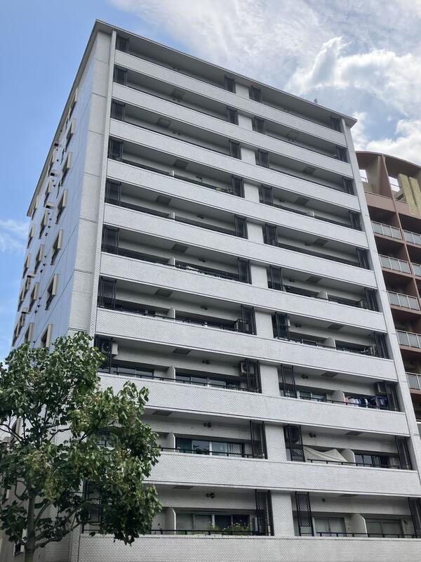 マンションヴィップ新宿御苑の外観