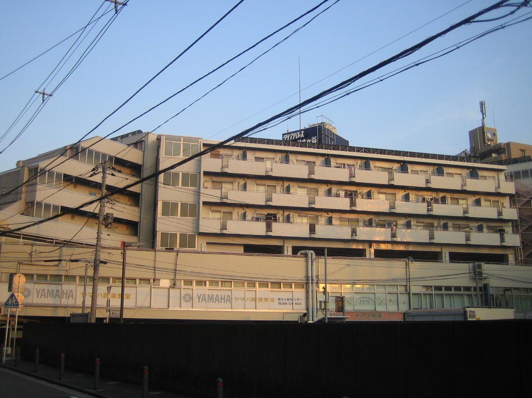 ダイアパレス井土ヶ谷の外観