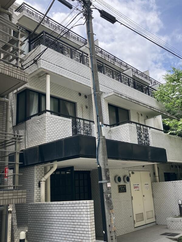 エヴェナール代々木の建物外観