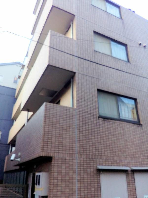 クレアトゥール新宿の外観