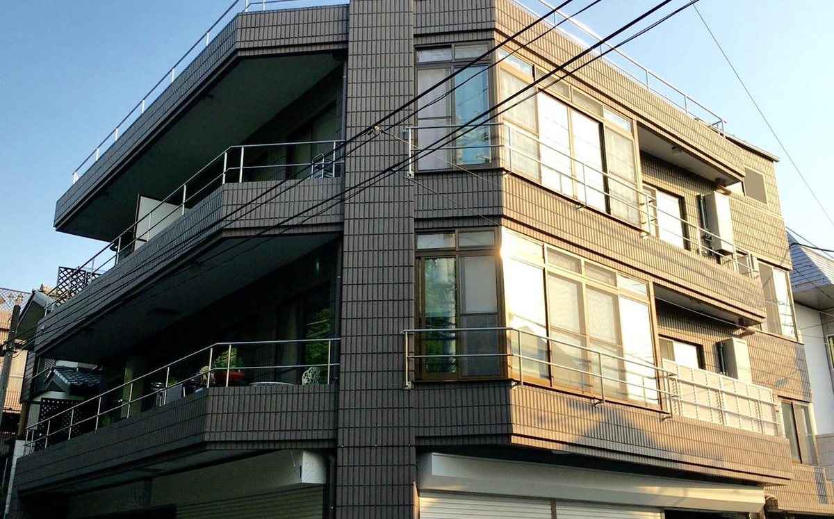 クワトロ・レオーネの建物外観