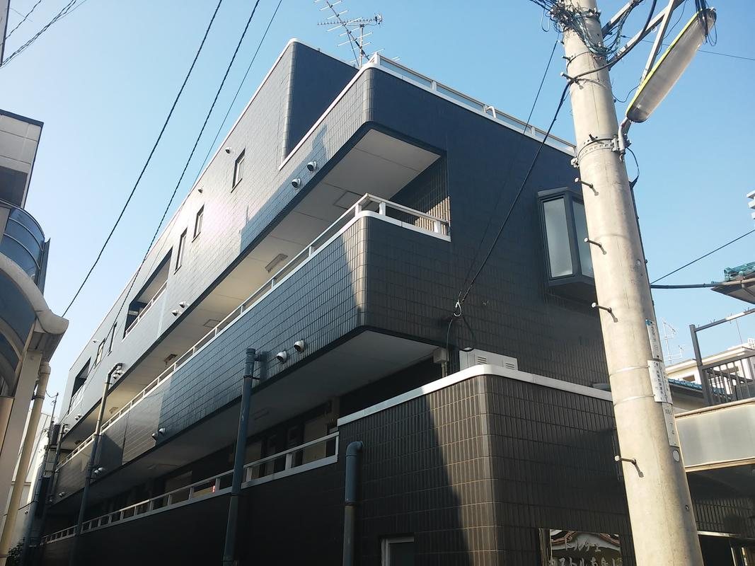 ドルチェカストル南烏山の外観