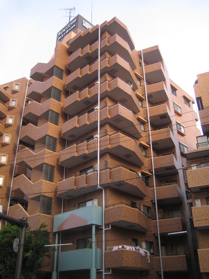 ライオンズプラザ井土ヶ谷弐番館の外観