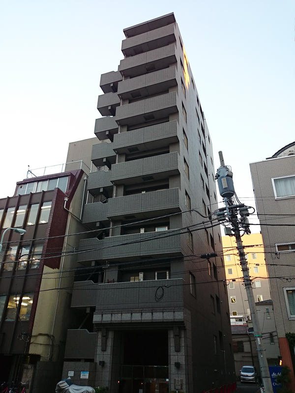 パレステュディオ東京八重洲通りの外観
