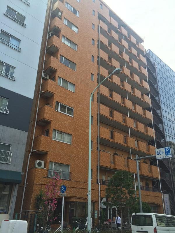 リレント新宿の外観