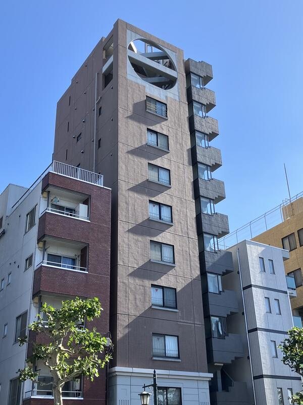 メインステージ新中野駅前の建物外観