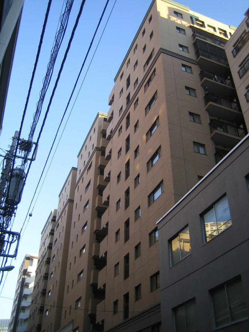 クイーンズパレス東京中央の外観