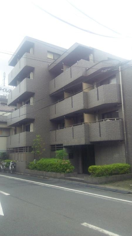 ルーブル新宿西落合参番館の外観