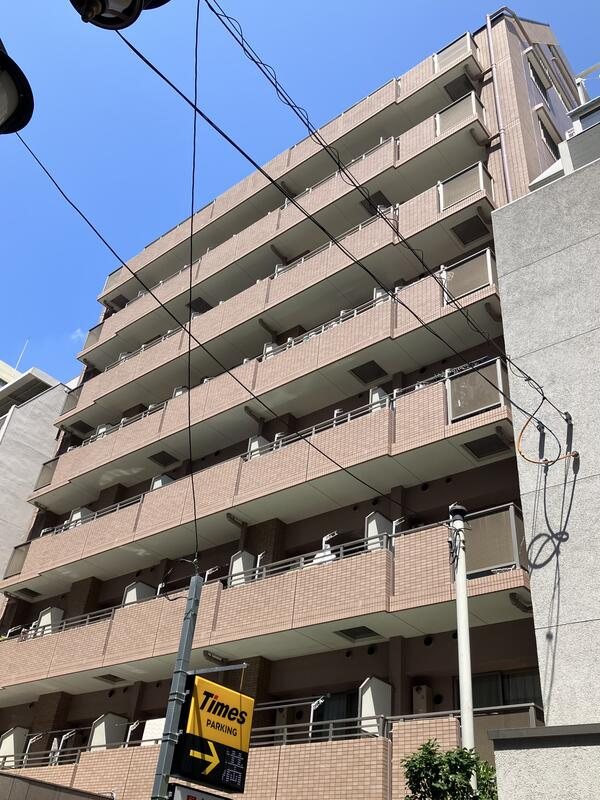 アクロス新宿の外観