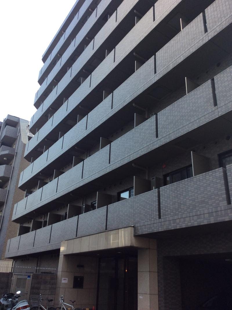 ルーブル学芸大学六番館の外観