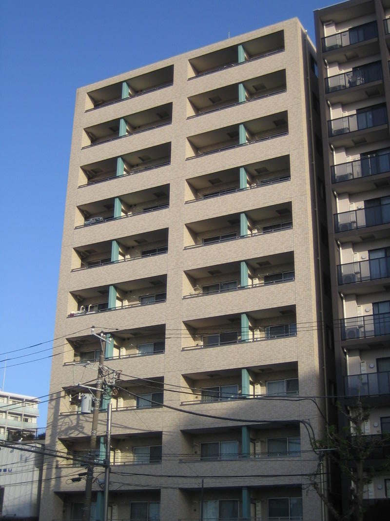 リクレイシア西横浜の建物外観
