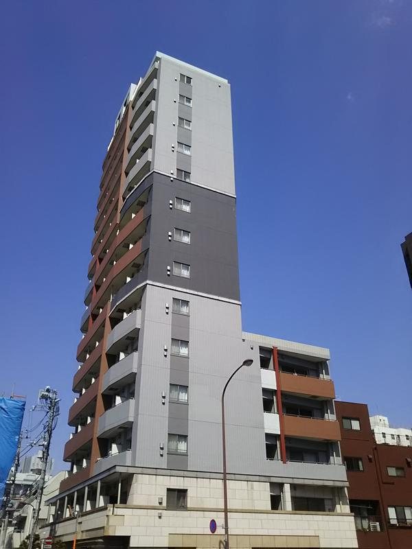 グランド・ガーラ新宿の外観