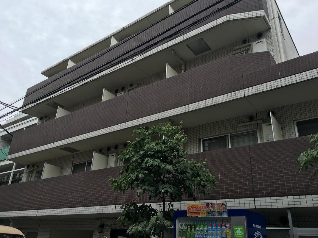 プレール・ドゥーク東新宿の外観