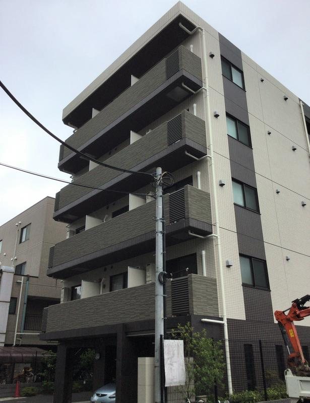 ジェノヴィア仲池上グリーンウォールの建物外観