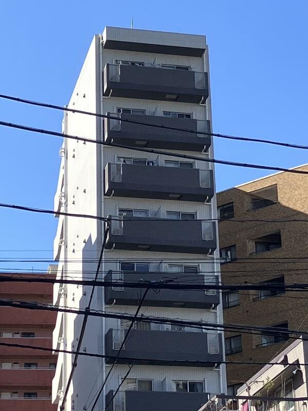 ジェノヴィア西新宿グリーンウォールの外観