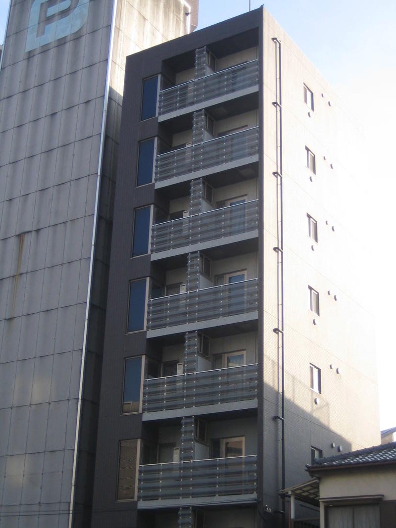 レグラス川崎ウエストの建物外観