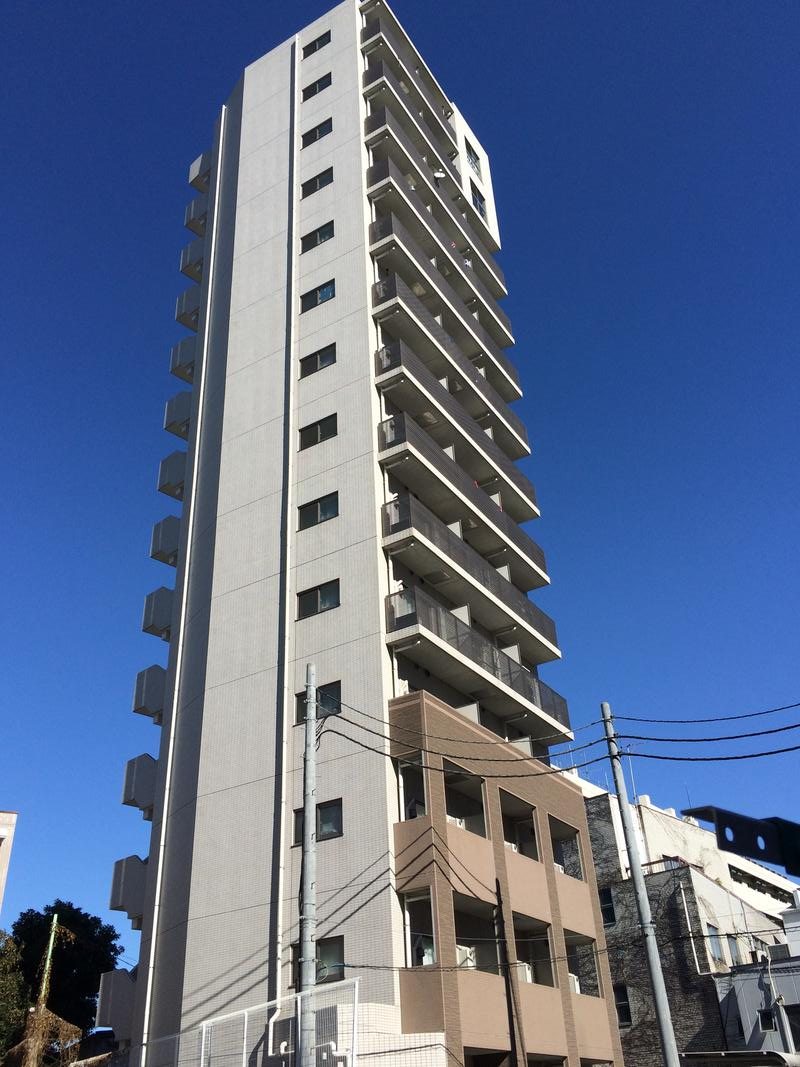 ドルチェ東新宿の外観