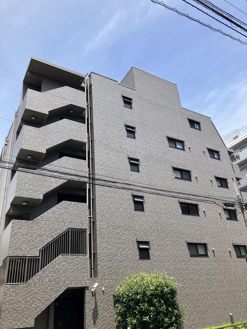 ルーブル中野坂上伍番館の建物外観
