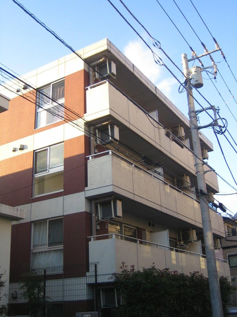 フェルクルール新横浜の建物外観