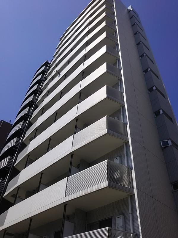 コンシェリア西新宿の外観