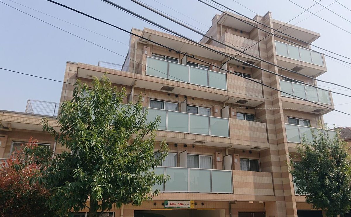 AZEST中板橋の建物外観