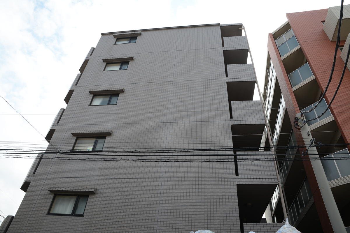 ルーブル多摩川六番館の外観
