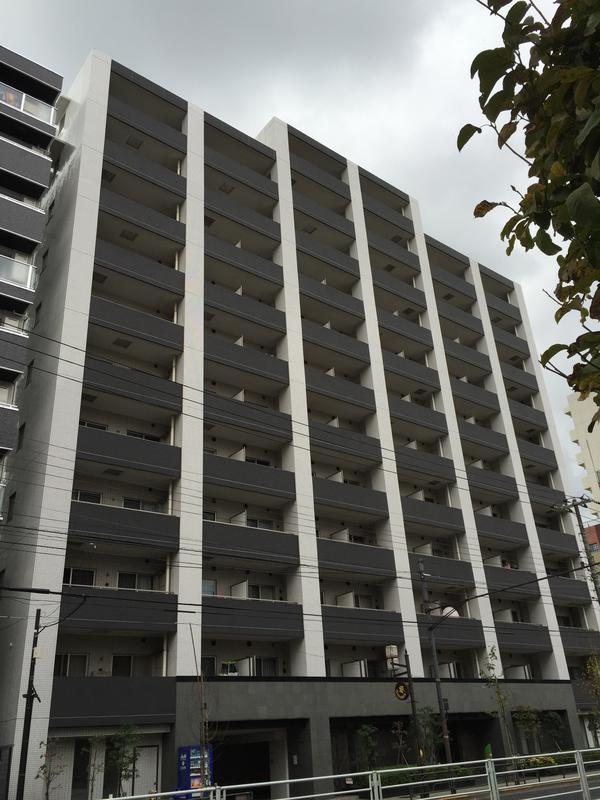ルーブル両国の建物外観