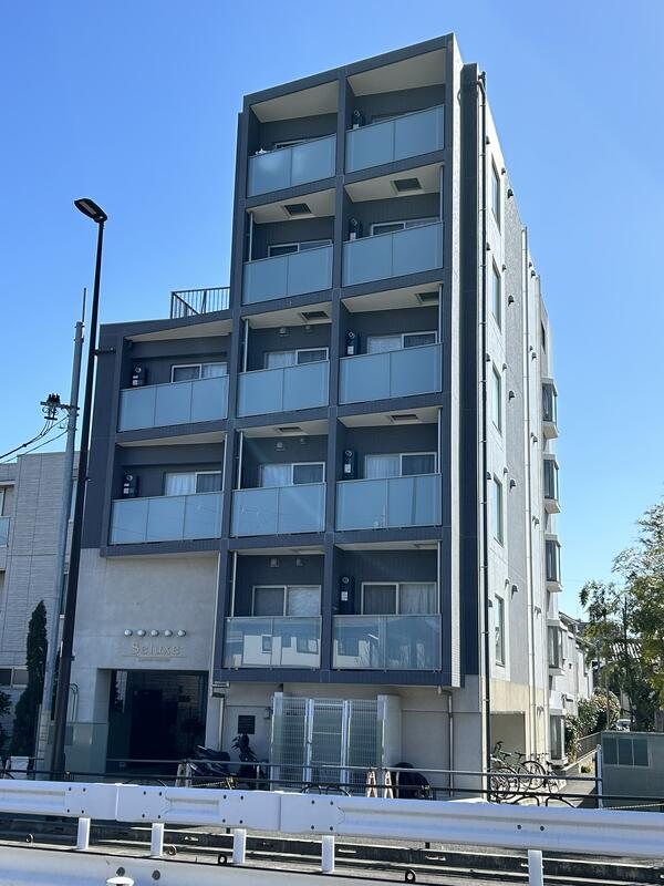 セリュークス大泉学園の建物外観