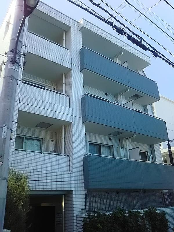 スカイコート新宿弐番館の外観