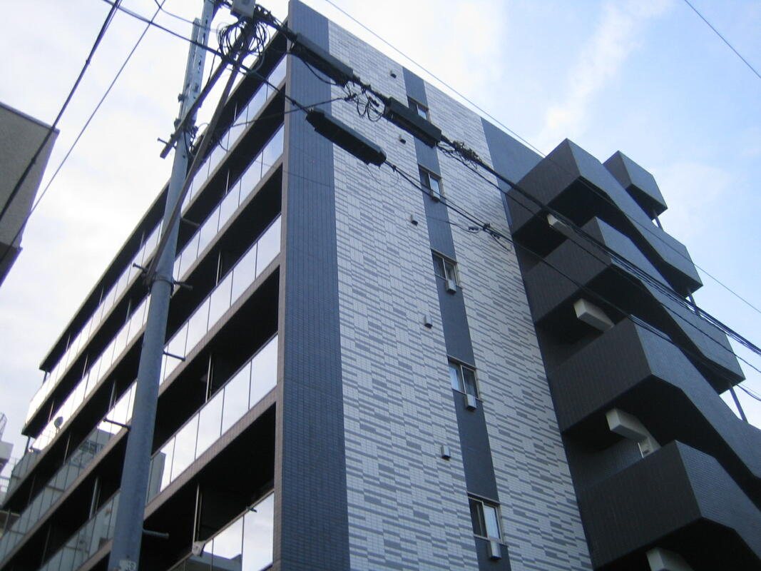 ロアール横浜南伍番館の建物外観