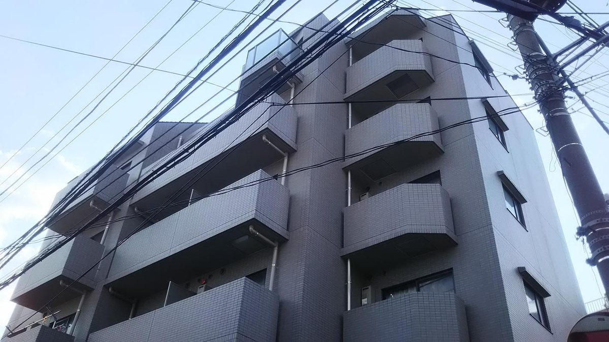 ルーブル中野坂上参番館の建物外観